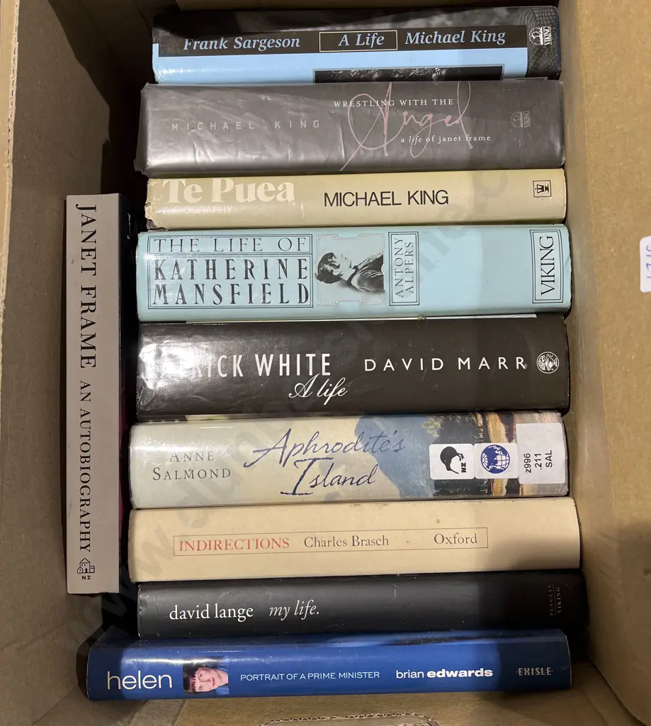 Box of Assorted NZ Biographies Image 1++