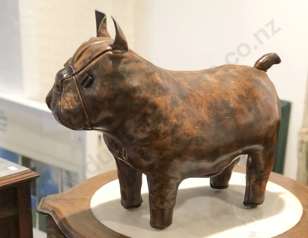 Omersa (not labelled ) Leather British Bulldog Image 1++
