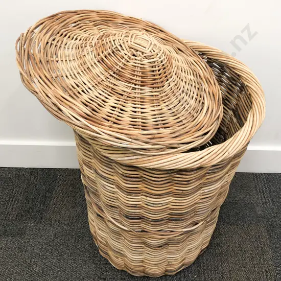 Wicker Lidded Laundry Basket