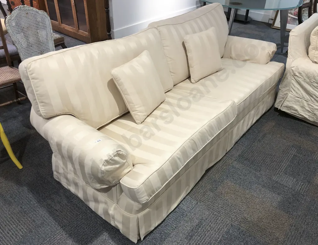 Two Piece Lounge Suite Image 1++
