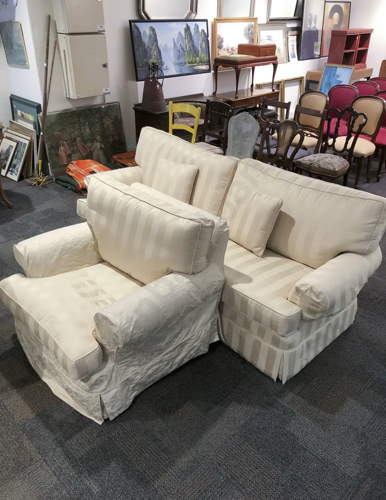 Two Piece Lounge Suite Image 1++