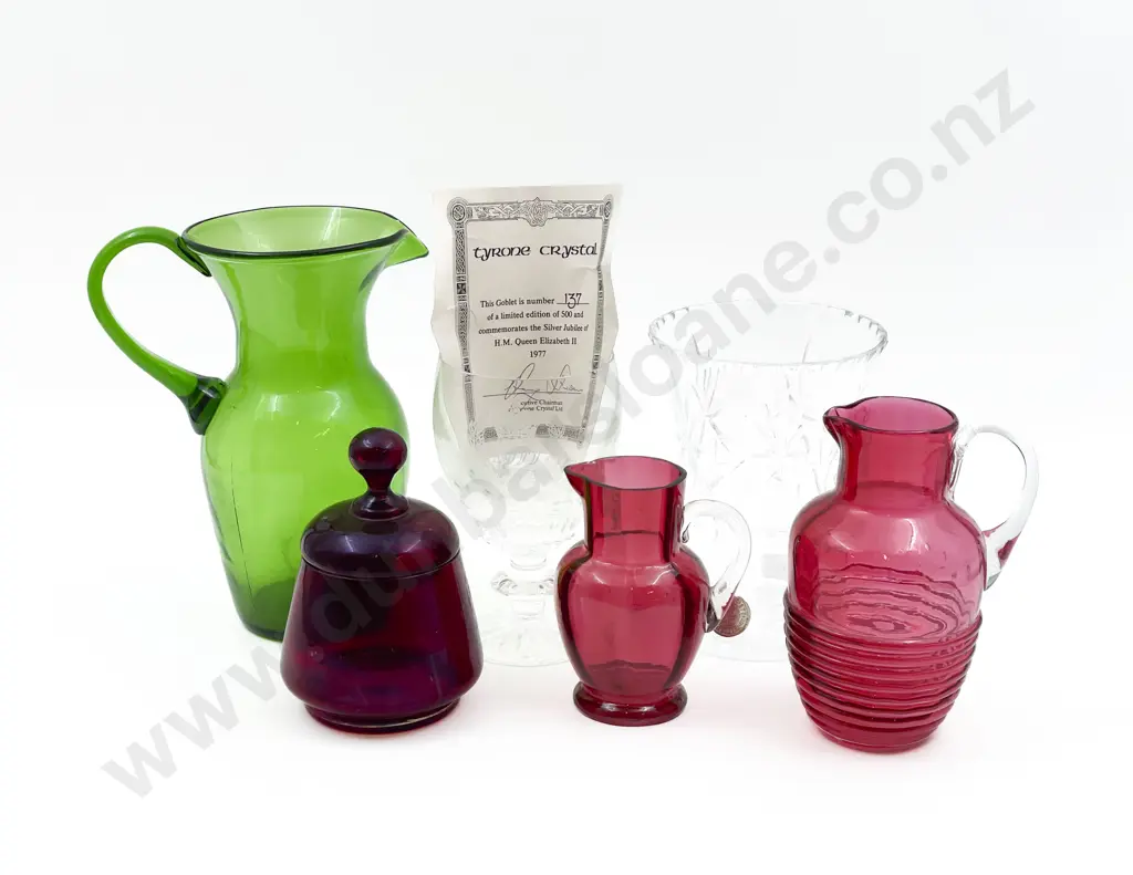 Small Quantity of Assorted Crystal and Glassware Image 1++