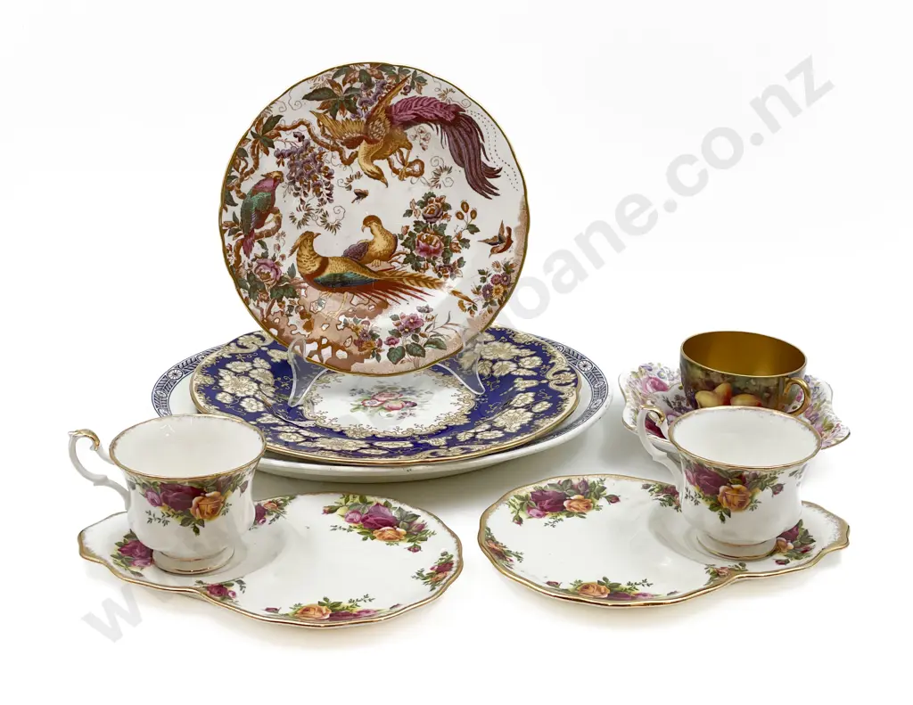 Quantity of Assorted Fancy China Image 1++