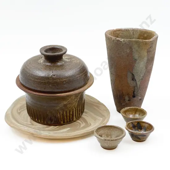 Small Quantity of Assorted Pottery
