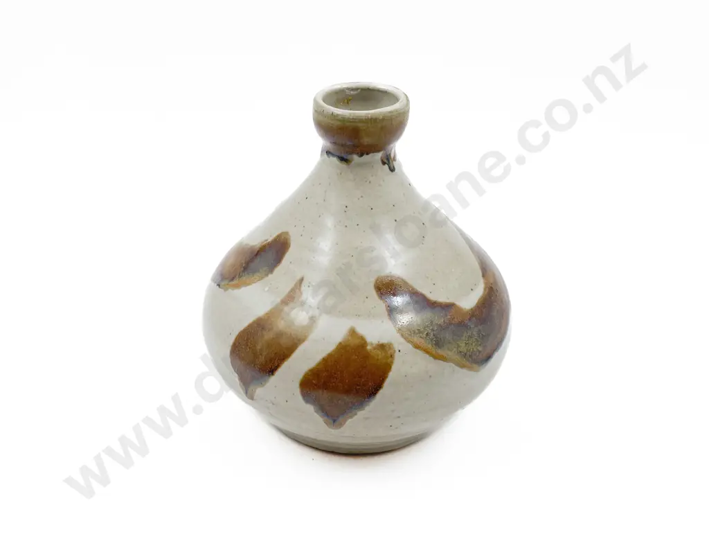 NZ Pottery Lamp Base Image 1++