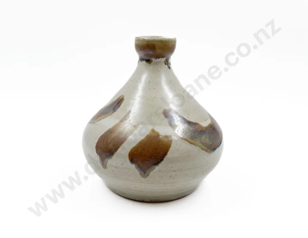 NZ Pottery Lamp Base Image 1++