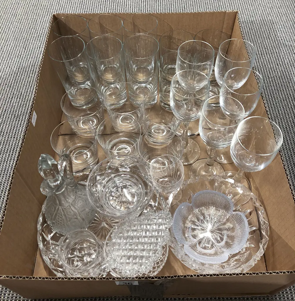 Box of Assorted Glassware etc Image 1++