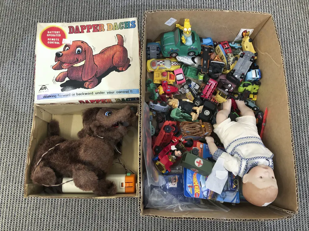 Quantity of Assorted Toys Together with Vintage Trainset Image 1++