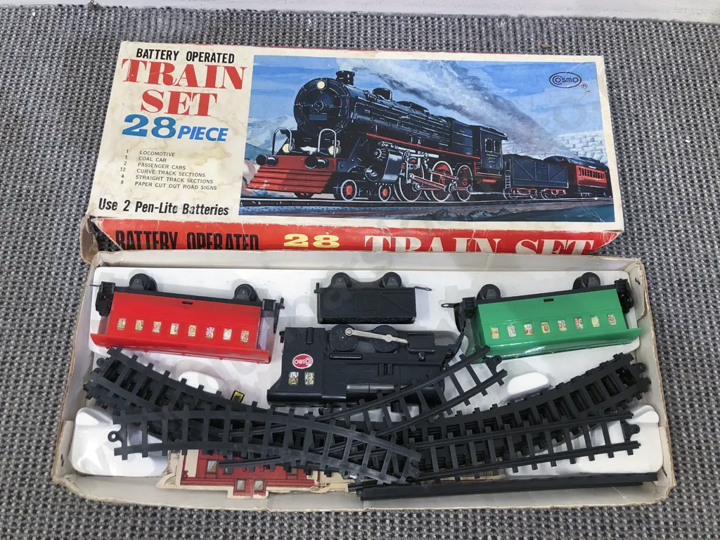 Quantity of Assorted Toys Together with Vintage Trainset Image 1++