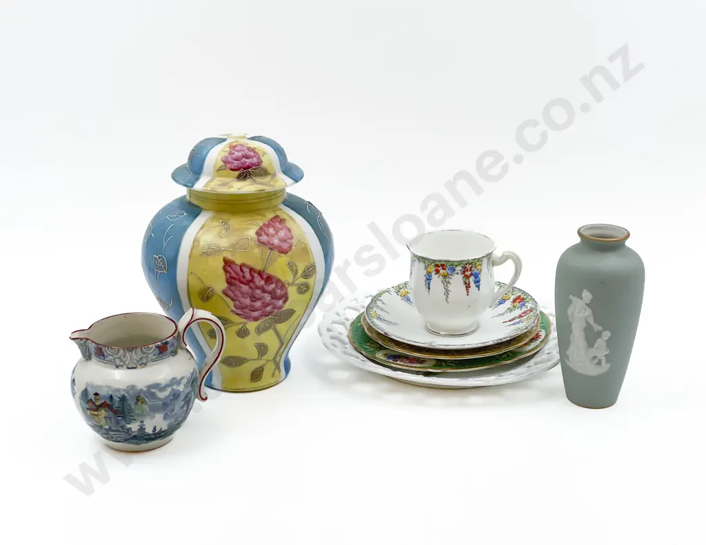 Small Quantity of Assorted Fancy China Image 1++