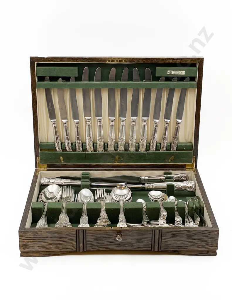 Canteen of Kings Pattern Cutlery Image 1++
