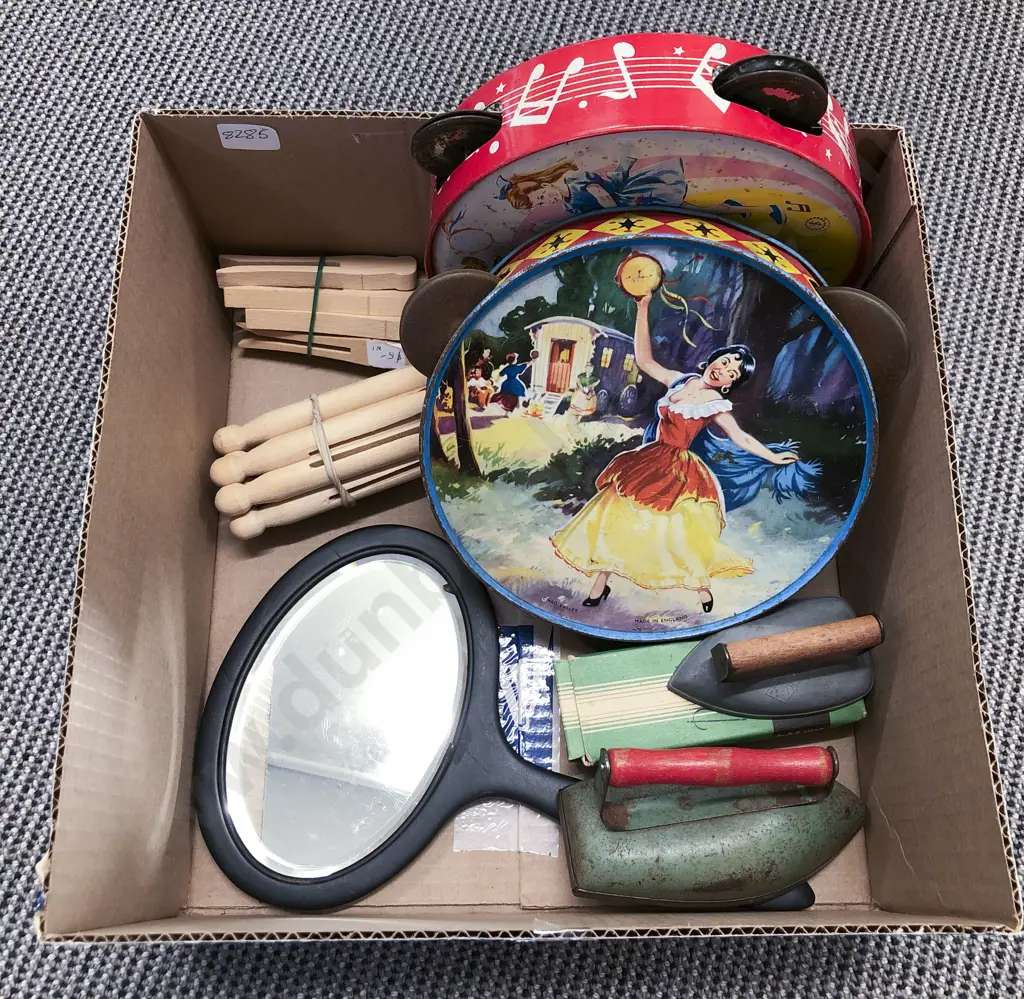 Box of Assorted Vintage Image 1++