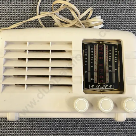 Vintage Bakelite Radio