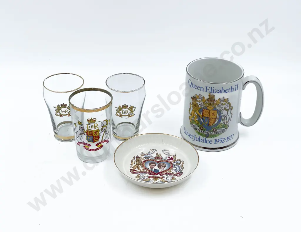 Five Pieces of Assorted Royal Commemorative Image 1++