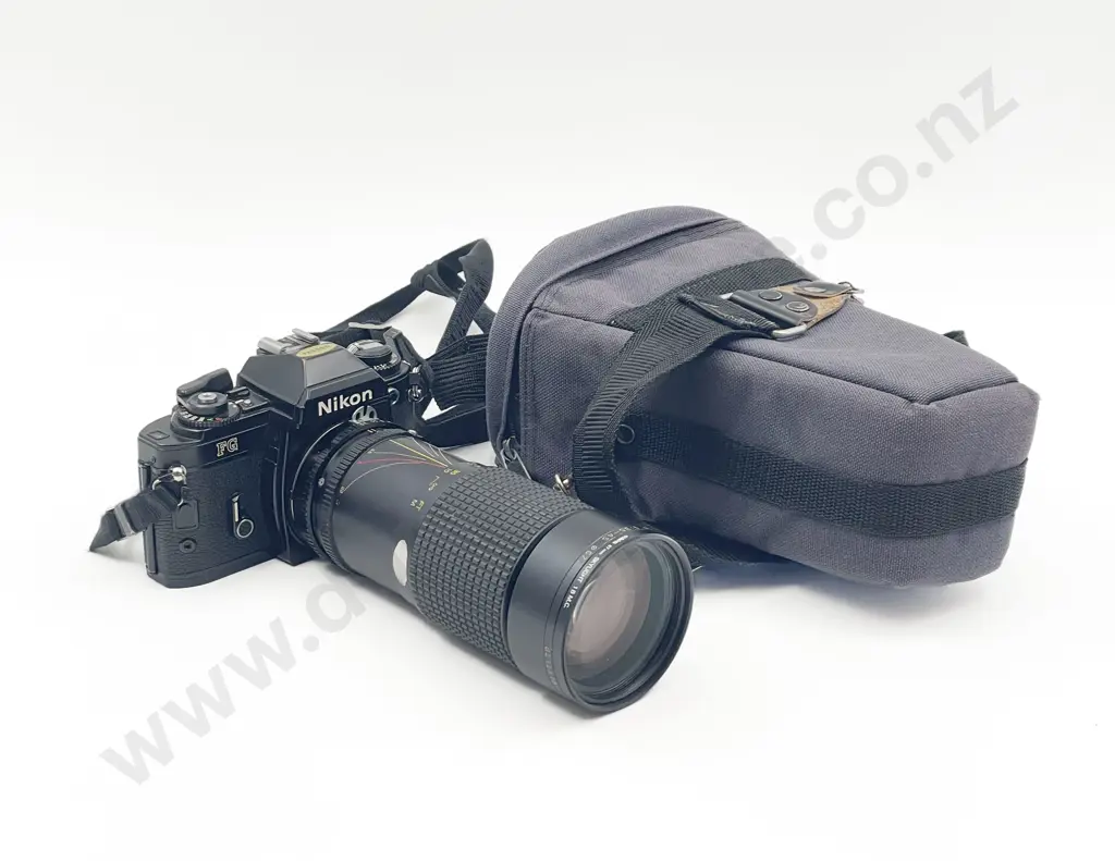 Nikon FG SLR Camera & 35-200 Lens Image 1++