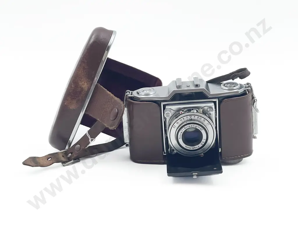 Vintage Zeiss Ikon Contina Camera & Case Image 1++