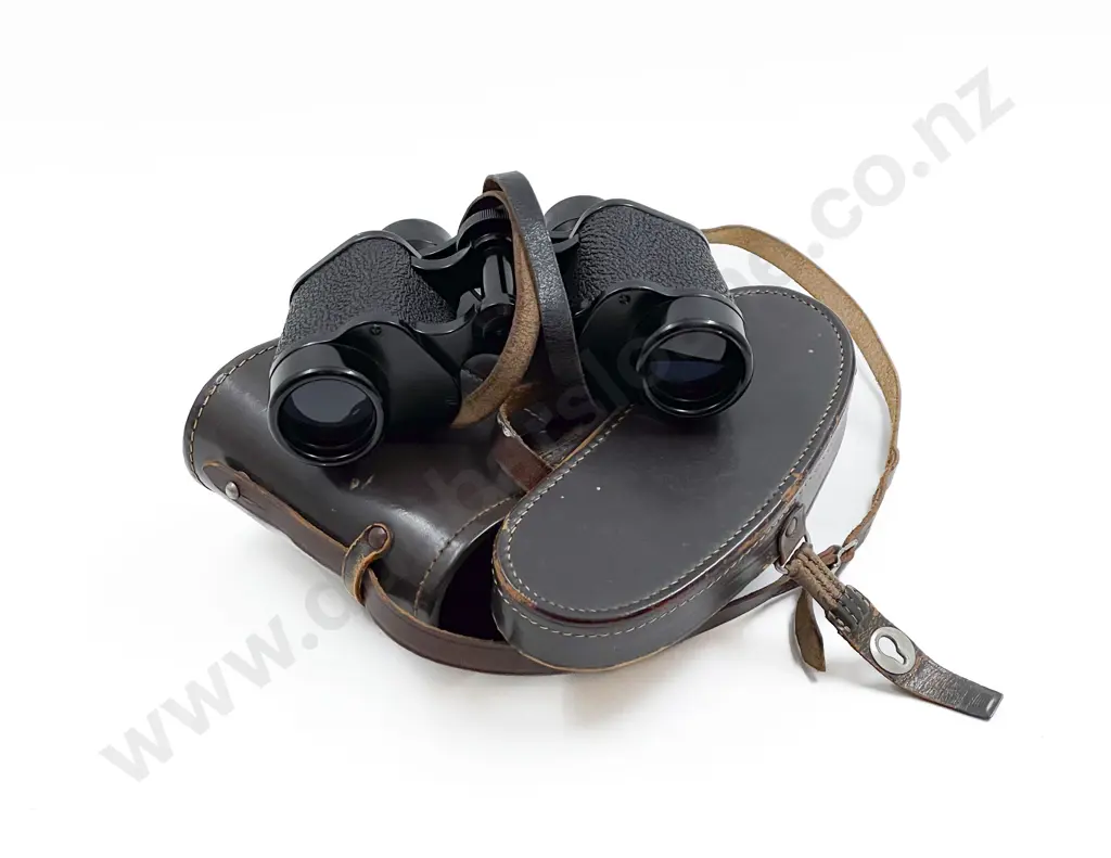 Pair Of E Leitz Wetzlar Binuxit 8 x 30 Binoculars & Leather Case Image 1++
