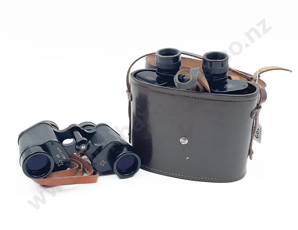 Pair Of E Leitz Wetzlar Binuxit 8 x 30 Binoculars & Leather Case Image 1++