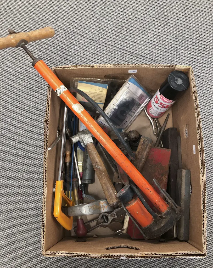 Box of Assorted Vintage Tools Image 1++