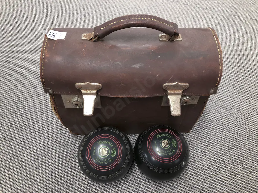 Lawn Bowls in Case Image 1++