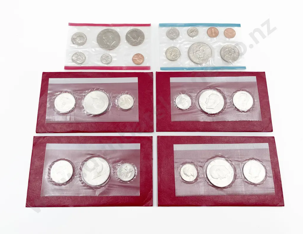 US 1976 Bicentennial Silver Unc 3pce Sets x4 and 1973 Liberty Unc 7pce Sets x2 Image 1++