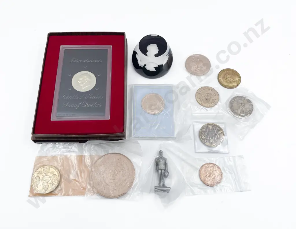 US Collection Ten President Medallions and French Crystal Paperweight of Truman & Figure Image 1++