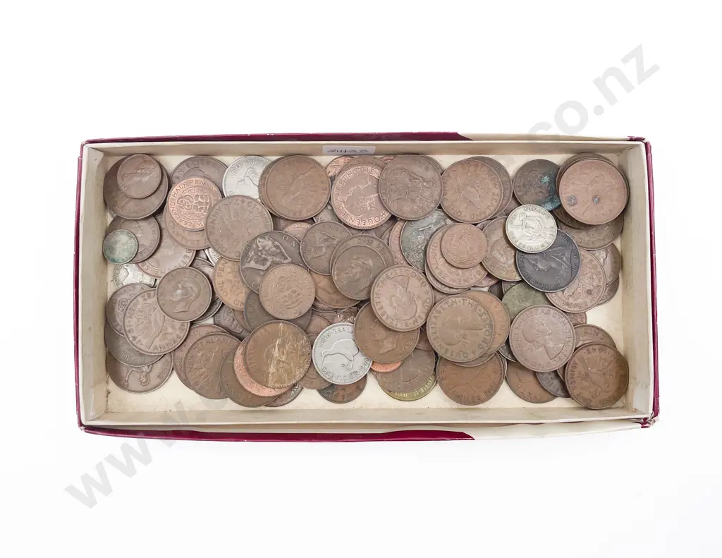 Quantity of Assorted Loose Coinage Image 1++