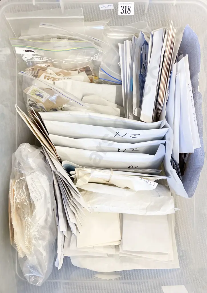 Large Quantity of Assorted Loose Stamps Image 1++