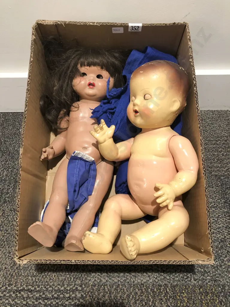 Two Vintage Dolls Image 1++
