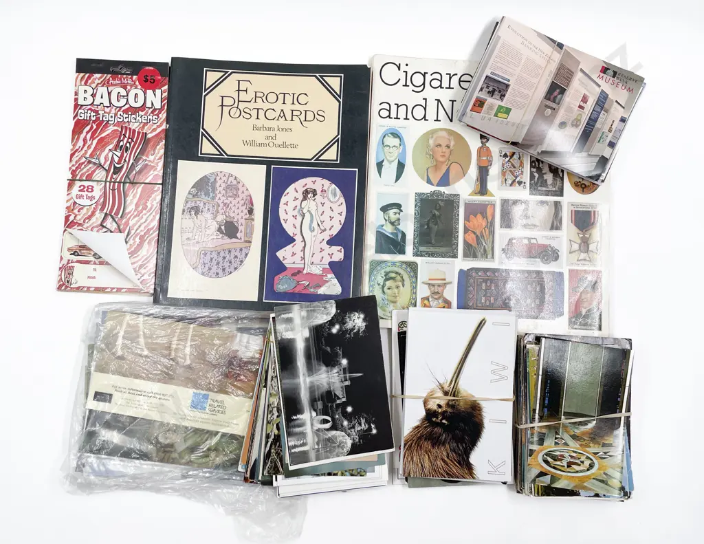 Quantity of Assorted Vintage Postcards etc Image 1++