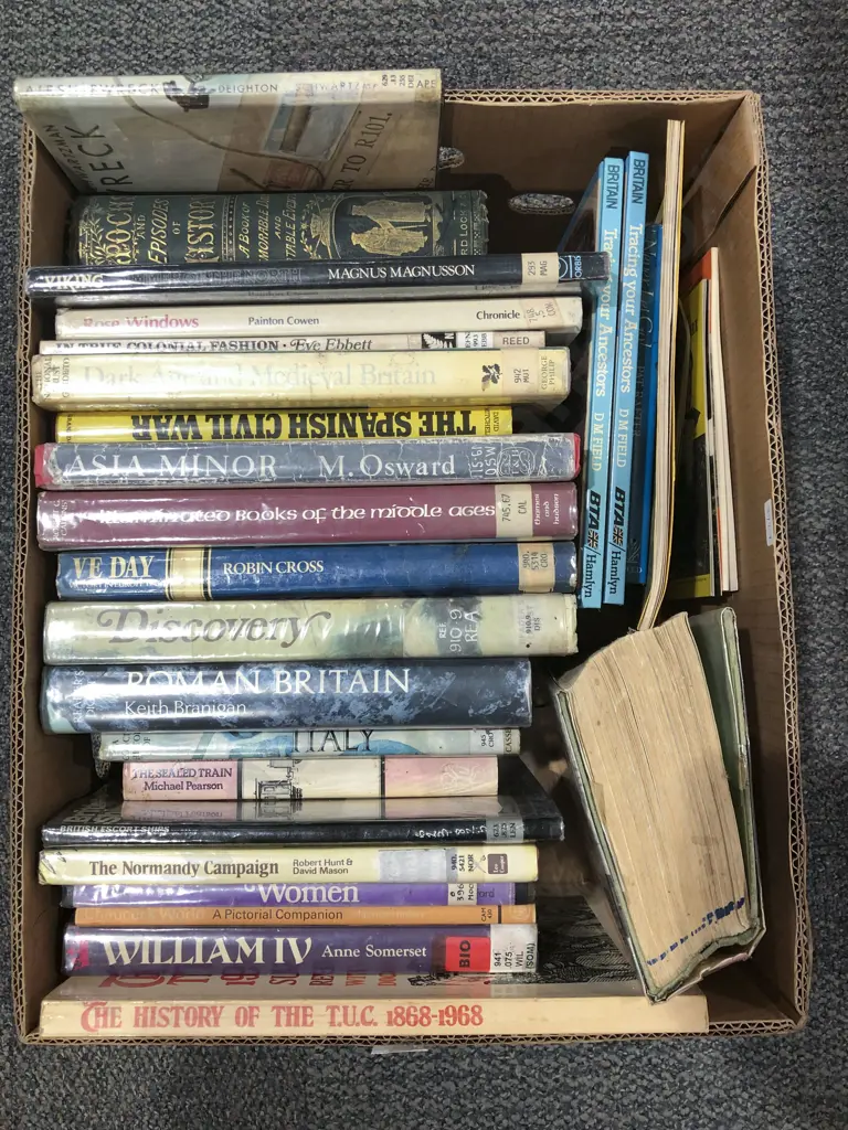 Quantity of Assorted Books Image 1++