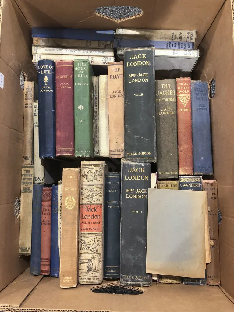 Quantity of Assorted Books Image 1++