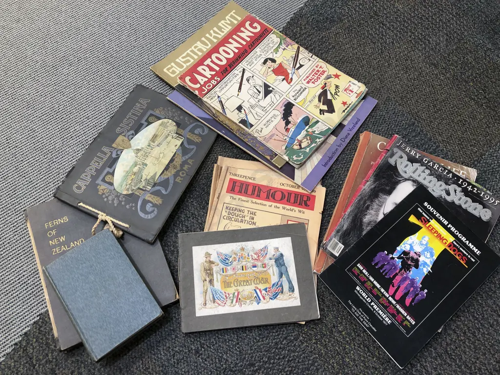 Quantity of Assorted Including Vintage Gustav Klimt Poster Book Image 1++