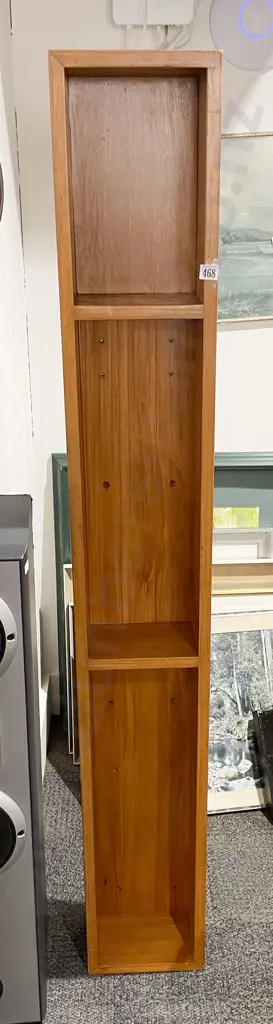 Slender Wall Shelf Image 1++