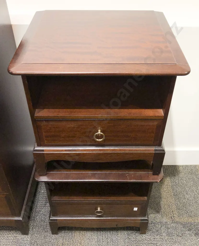 Stag Minstrel Retro Mahogany Three Piece Bedroom Suite Image 1++
