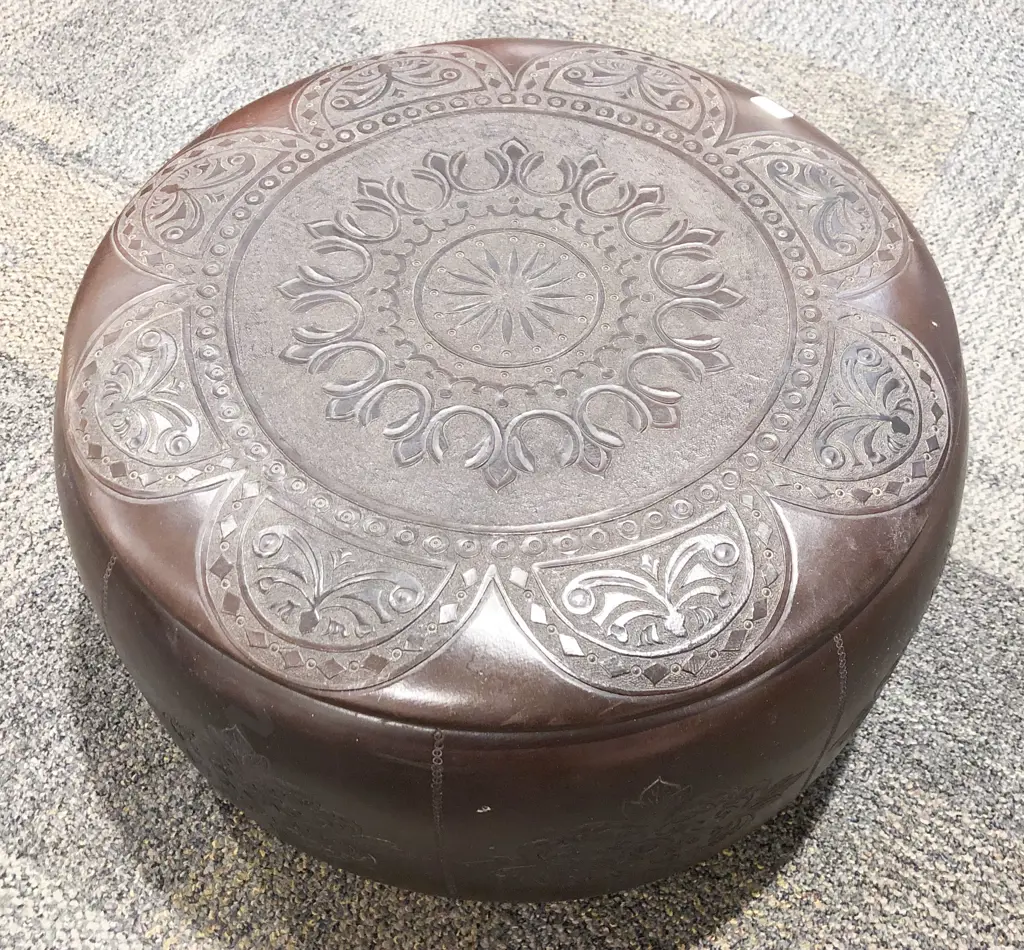 Circular Leather Ottoman Image 1++