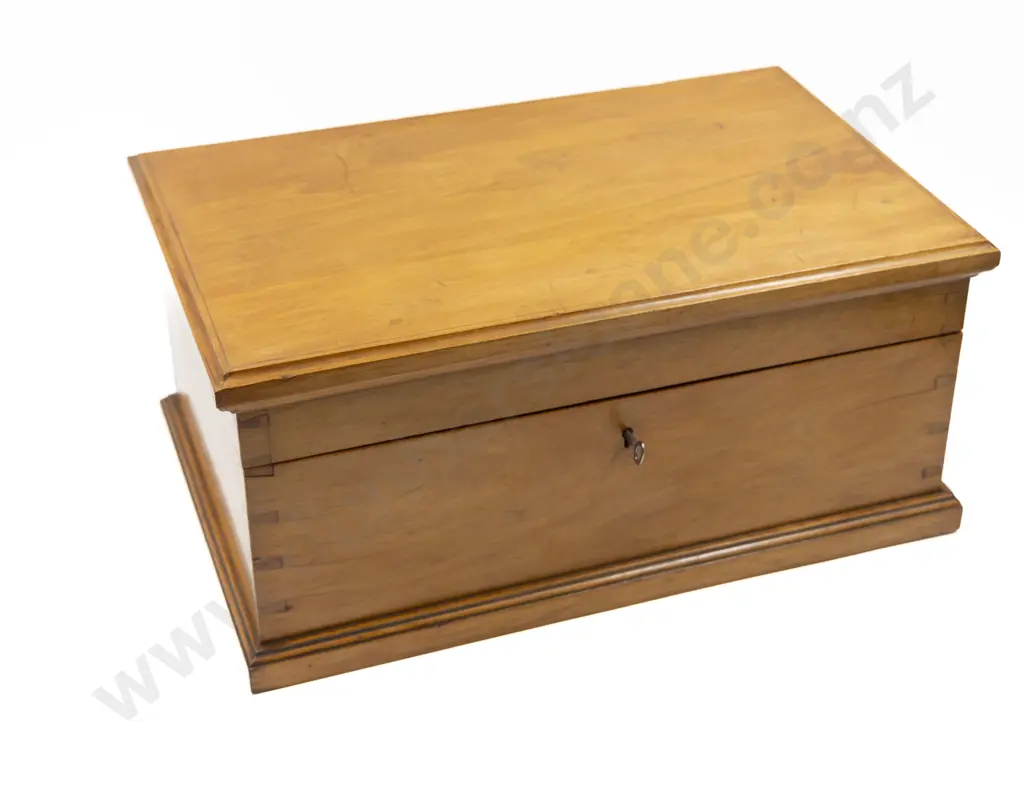 Vintage NZ Colonial Kauri Stationary/Writing Box Image 1++