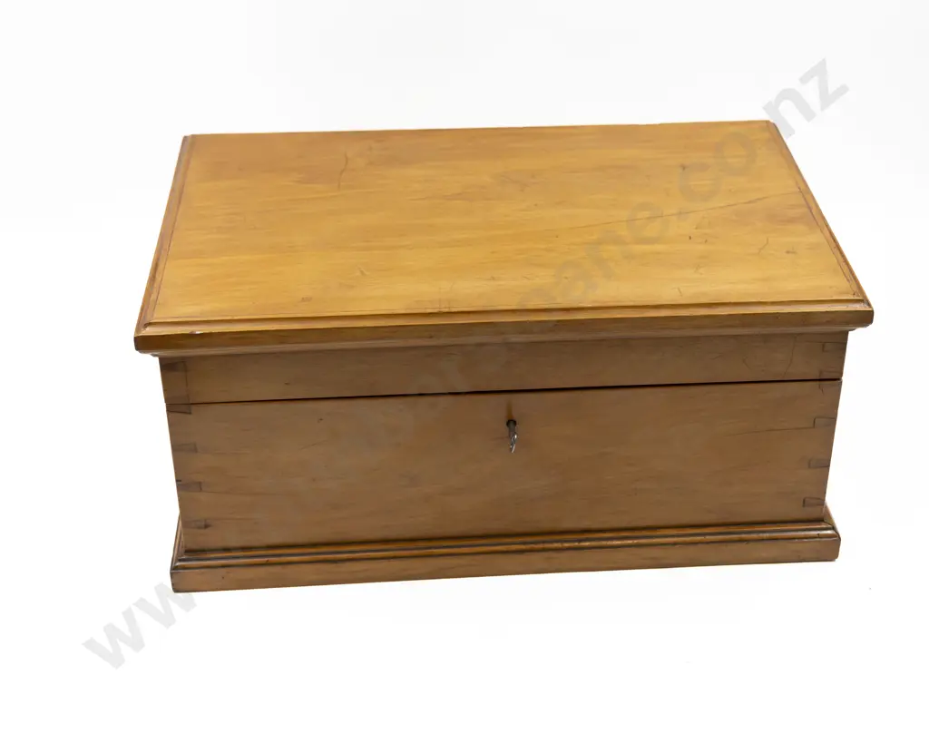 Vintage NZ Colonial Kauri Stationary/Writing Box Image 1++