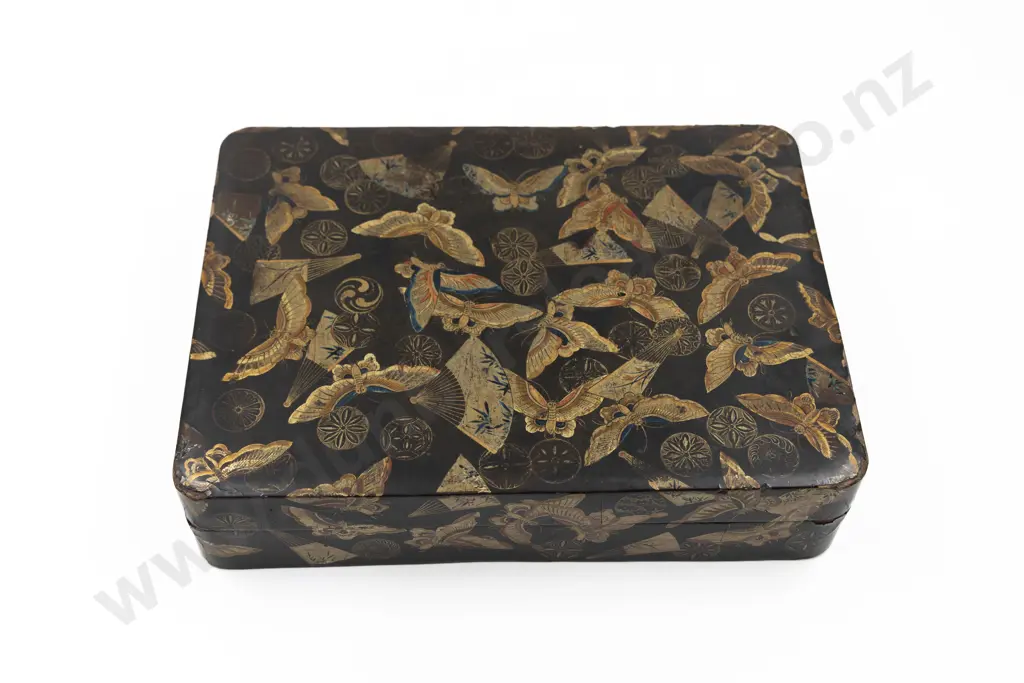 Fine Quality Chinese Lacquered Games Box Image 1++