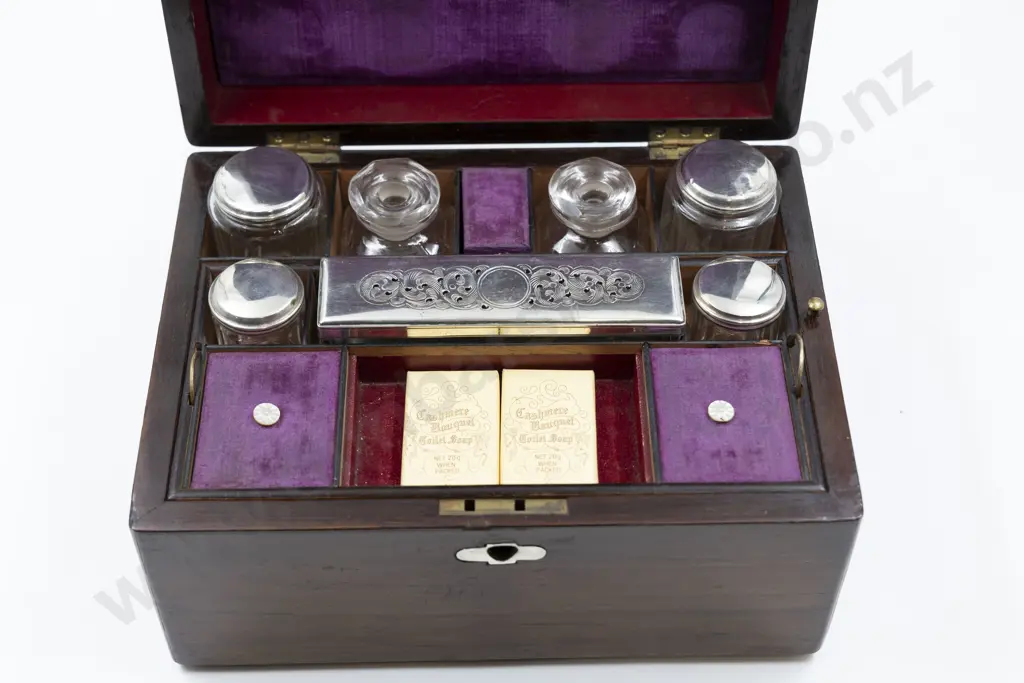 Vict Rosewood Gentlemans Travelling Dressing Table Box Image 1++