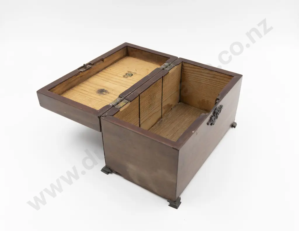 Geo III Mahogany Tea Caddy Image 1++