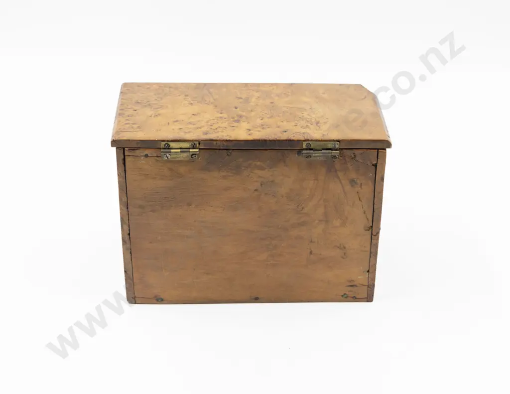 Late C19th NZ Colonial Burr Totara Box Image 1++