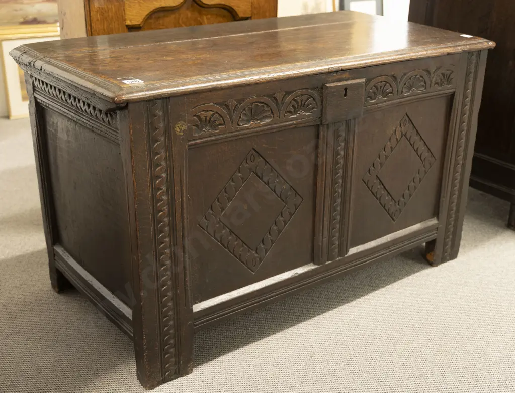 Early C18th Oak Coffer Image 1++