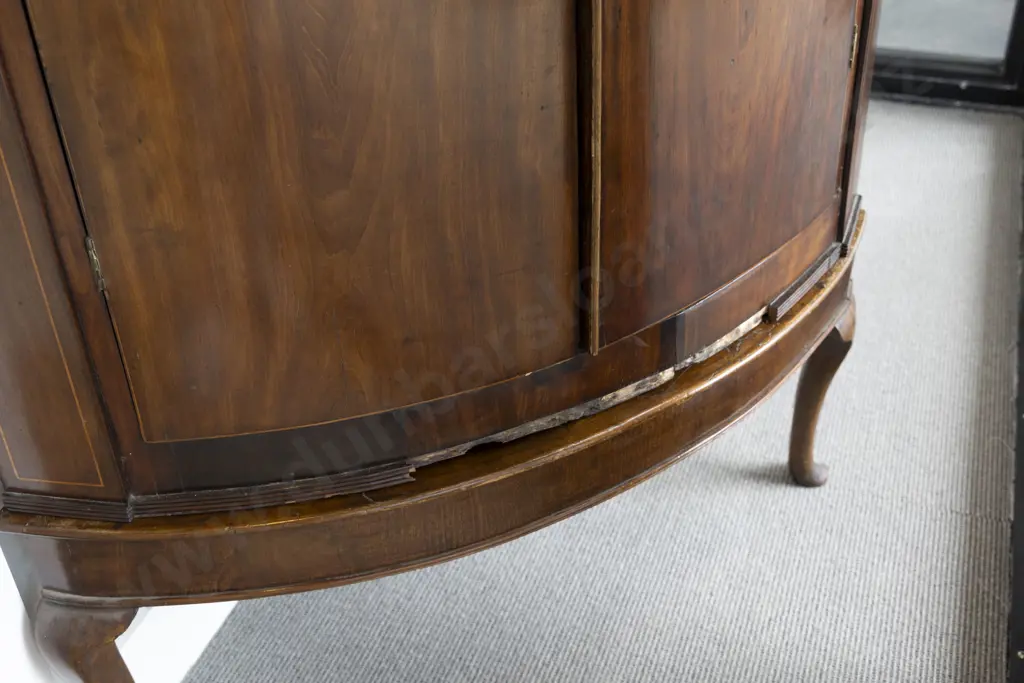 Large Geo III Mahogany and Inlaid Bow Front Corner Cabinet Image 1++