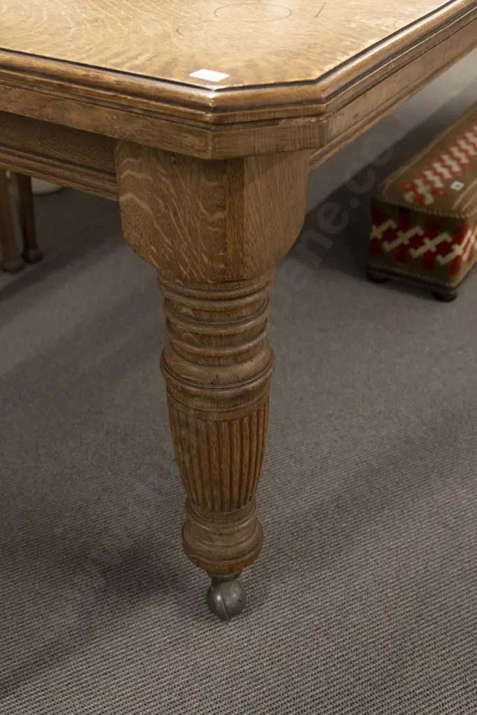 Victorian Oak Extending Dining Table Image 1++