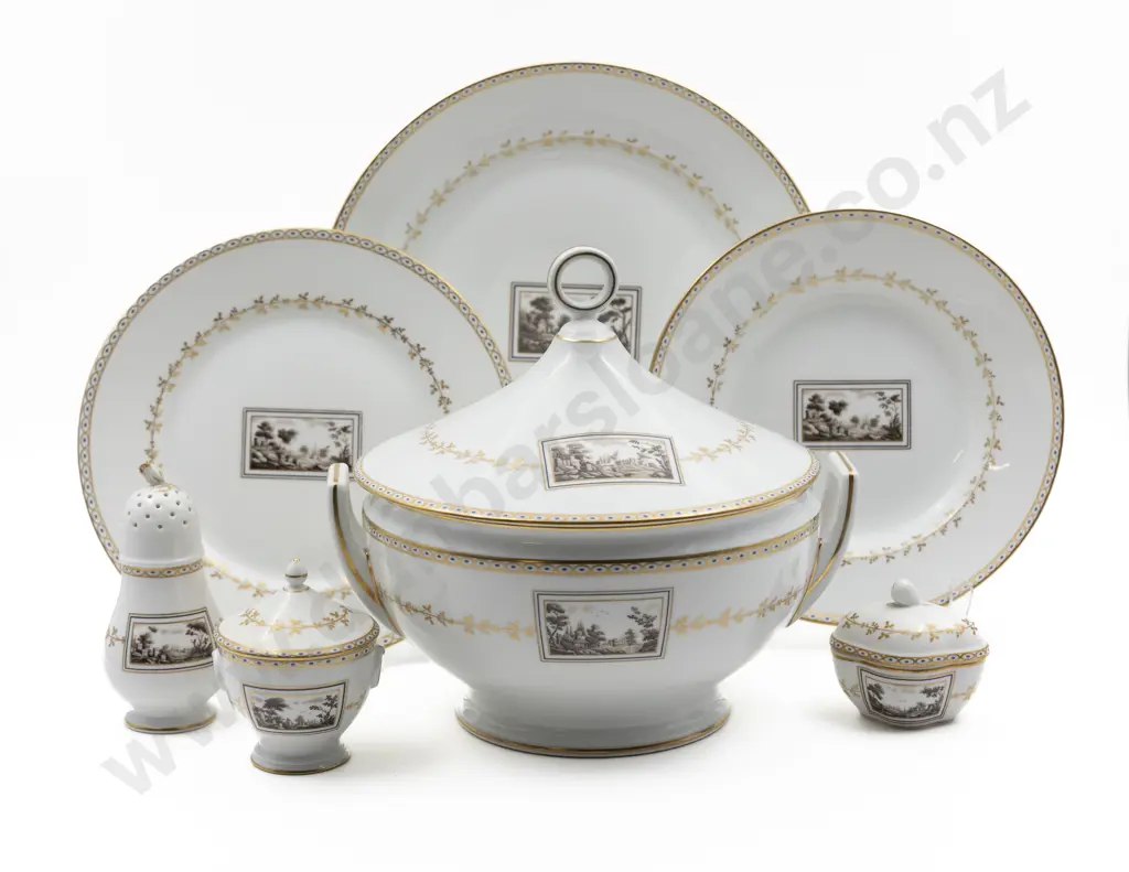 An Attractive Richard Ginori Florence "Fiesole" Pattern 53 Piece Dinner Service Image 1++