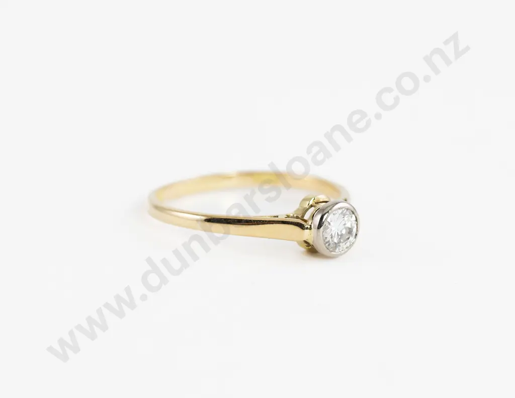 18ct Solitaire Diamond Ring Image 1++