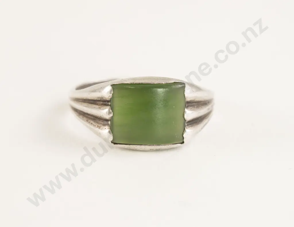 NZ Silver Greenstone Signet Ring Image 1++