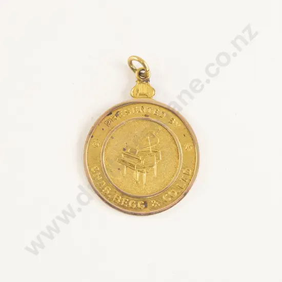 NZ 9ct Charles Begg and Co Ltd Medallion