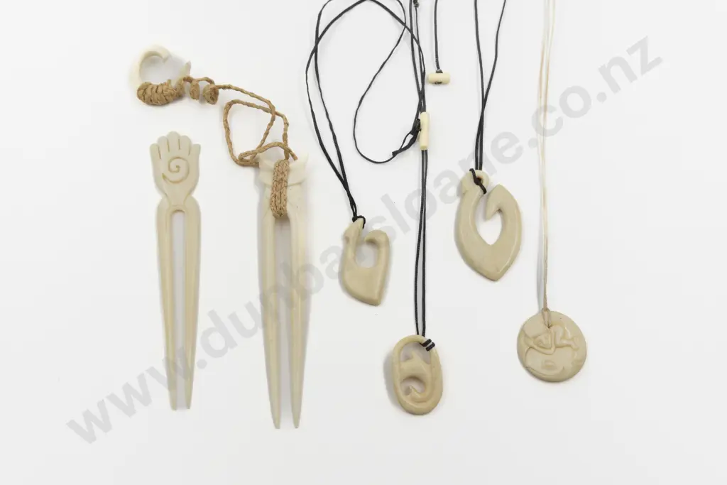 NZ Two Whale Bone Carved Bone Hair Combs and Four Pendants Image 1++